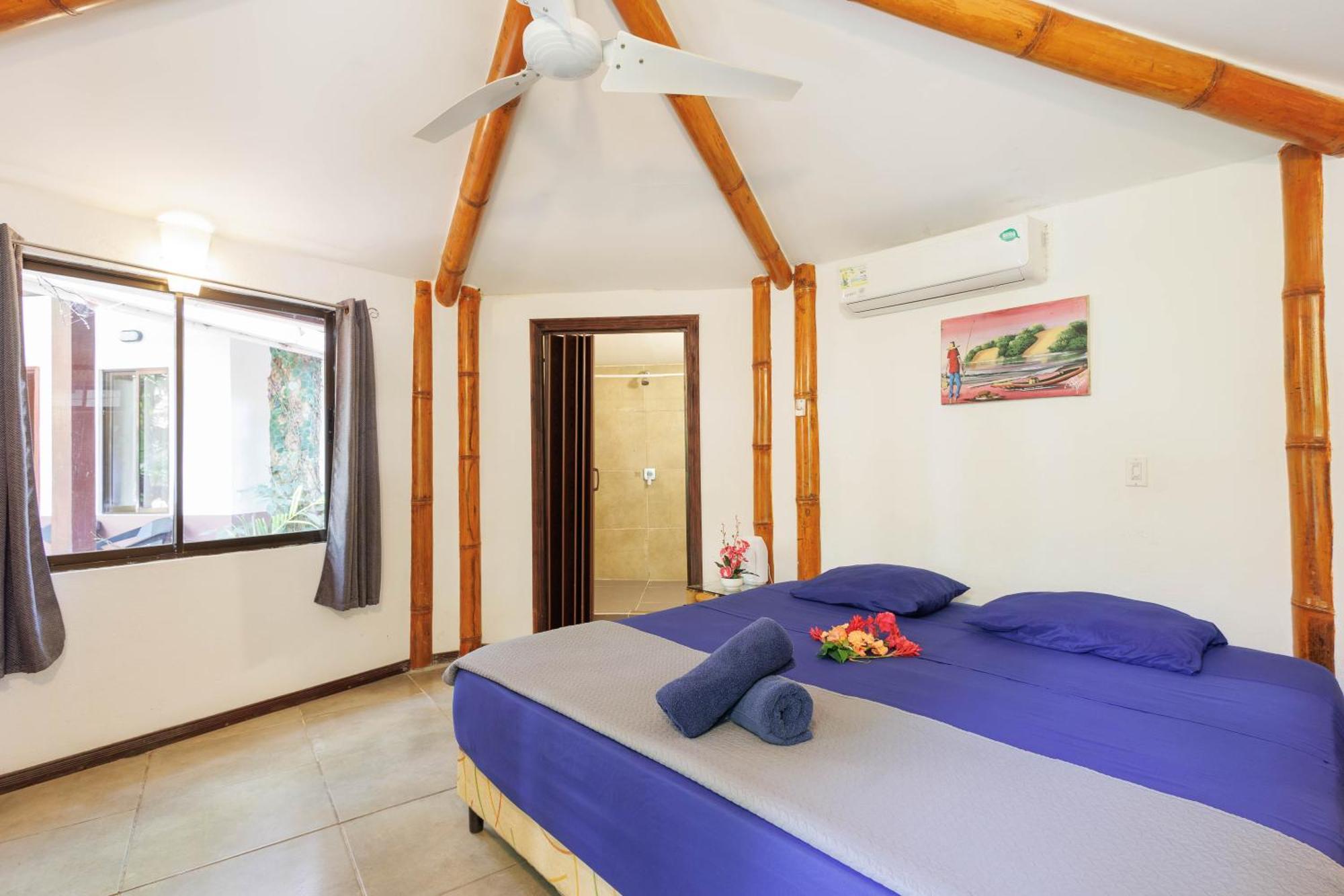 Bambutel Cocles Hotell Puerto Viejo de Talamanca Exteriör bild