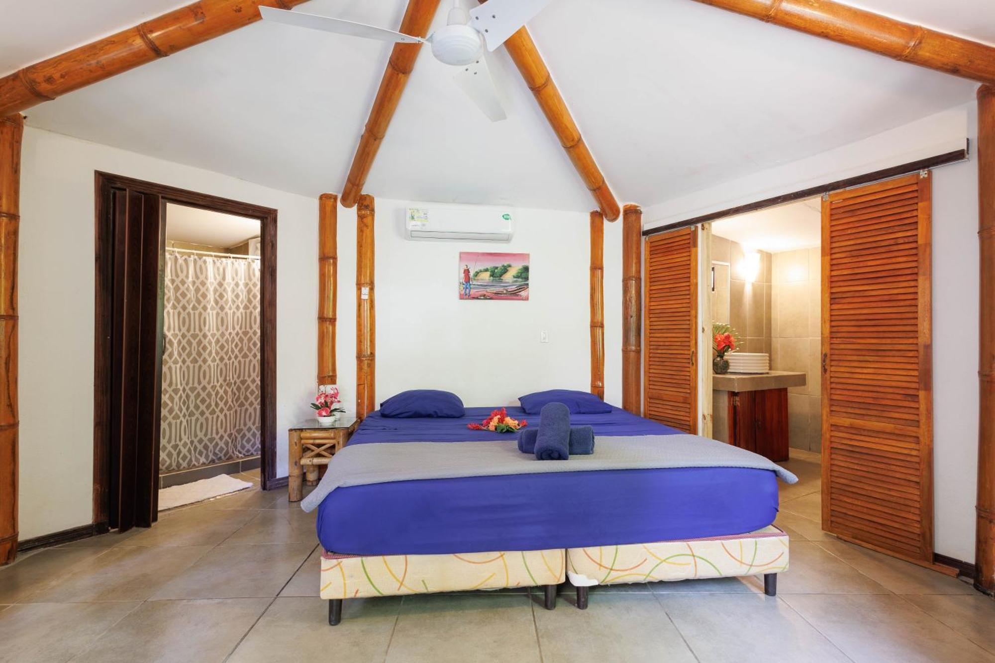 Bambutel Cocles Hotell Puerto Viejo de Talamanca Exteriör bild
