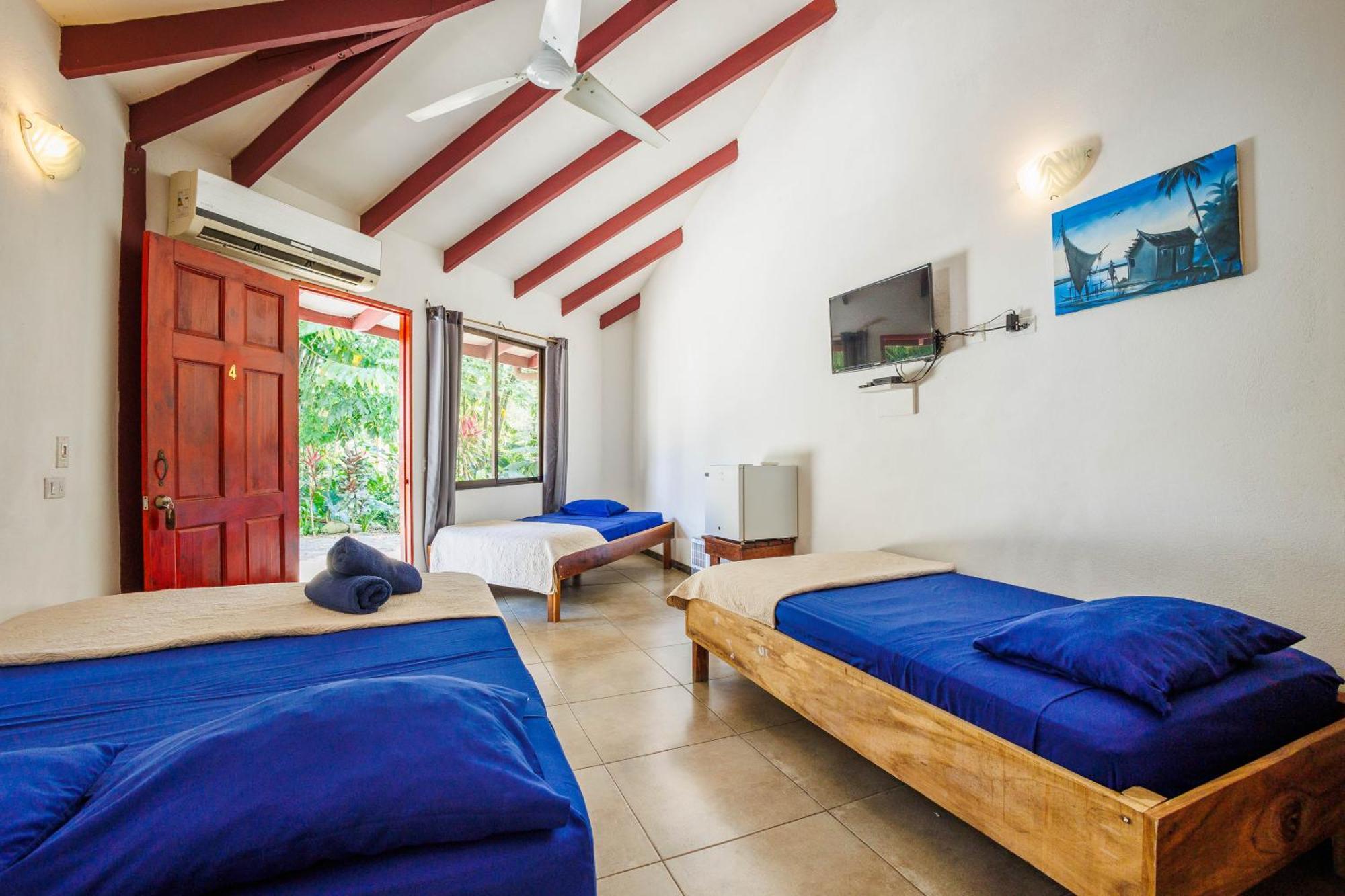 Bambutel Cocles Hotell Puerto Viejo de Talamanca Exteriör bild