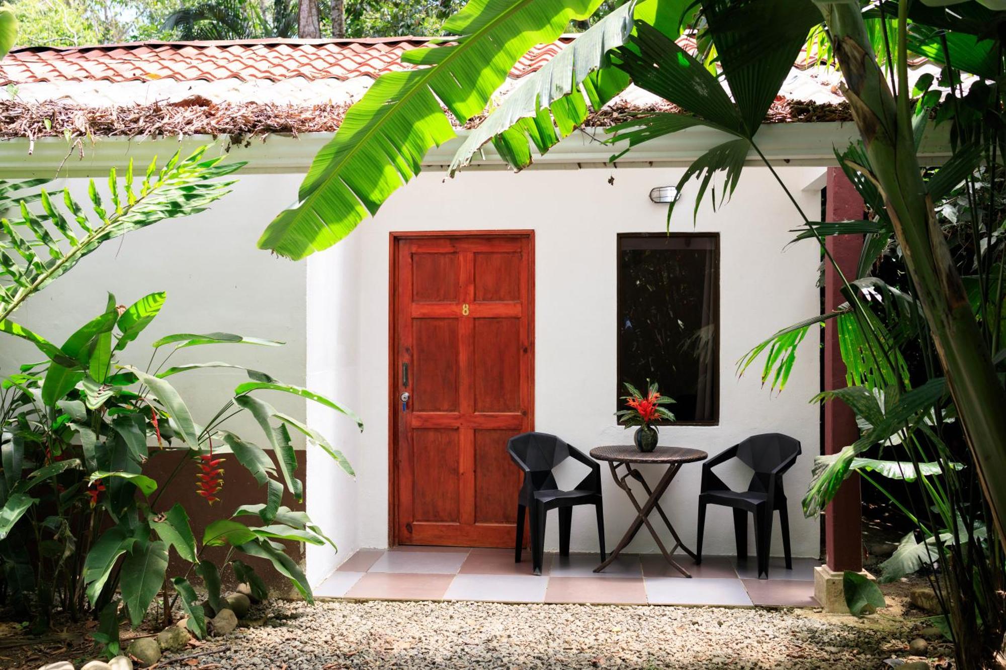 Bambutel Cocles Hotell Puerto Viejo de Talamanca Exteriör bild